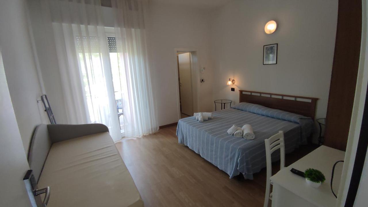 Hotel Villa Elisa Rimini Exterior foto